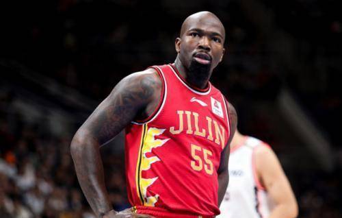 全面爆發(fā)！遼寧隊(duì)半場轟下76分領(lǐng)先對手35分，四人得分上雙驚艷NBA觀察員