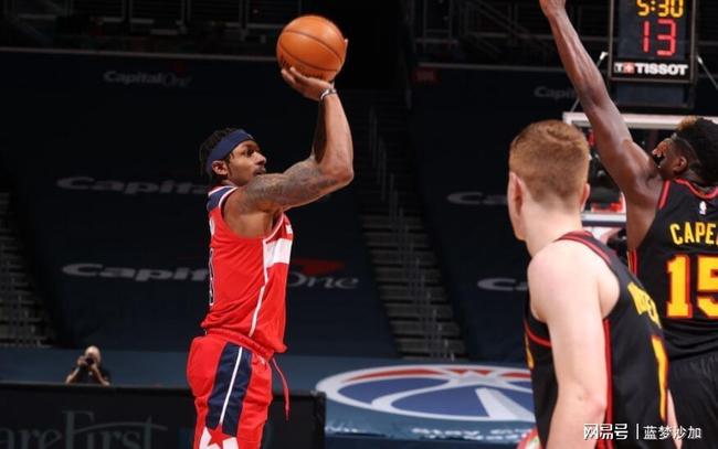 高詩巖，從大一威少的影子到籃球新星之路——與胡雪峰的啟示