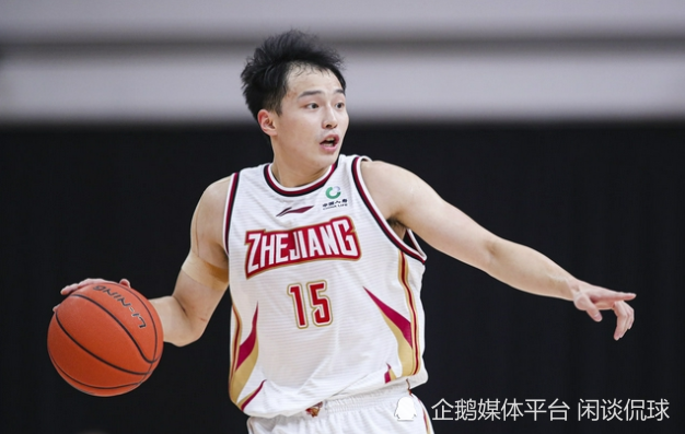 浙江錯(cuò)失王奕博，開出400萬(wàn)年薪卻無(wú)力匹配青島三年頂薪的競(jìng)爭(zhēng)戰(zhàn)