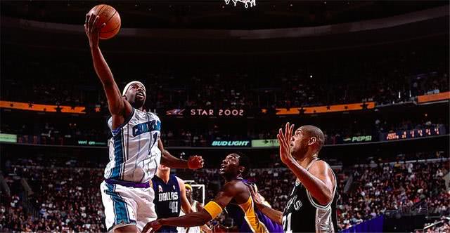 NBA賽場(chǎng)風(fēng)云再起，貝恩首節(jié)得分爆炸，運(yùn)球后撤步三分再現(xiàn)神技