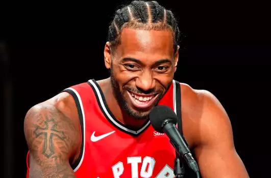 萊昂納德閃耀之夜，加拿大男籃34分大勝委內(nèi)瑞拉，NBA巨星閃耀國際賽場