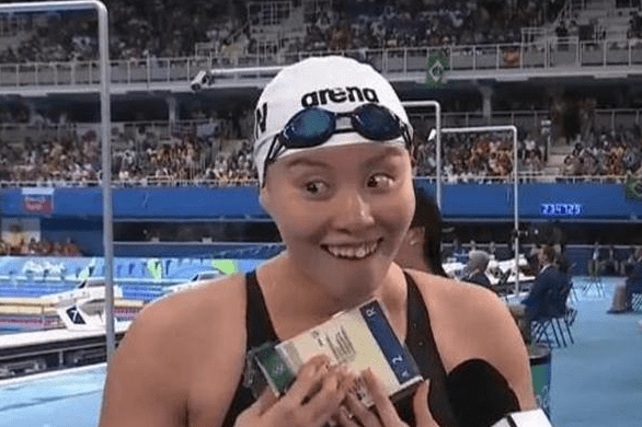 傅園慧，洪荒少女魅力征服NBA與泳壇，表情包風(fēng)靡體壇女神大賽