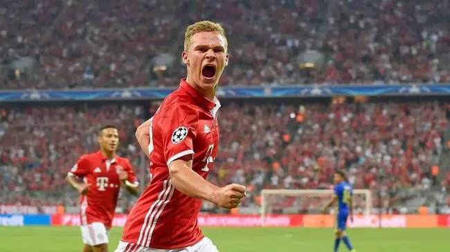 拜仁慕尼黑迎戰(zhàn)神鷹斯圖加特，基米希領(lǐng)銜，400場(chǎng)里程碑之戰(zhàn)的榮耀與傳承