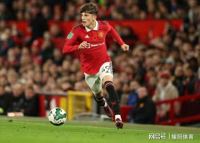 建議，加拉警告曼聯，出售加納喬需迅速行動，藍軍未來尚存不確定性