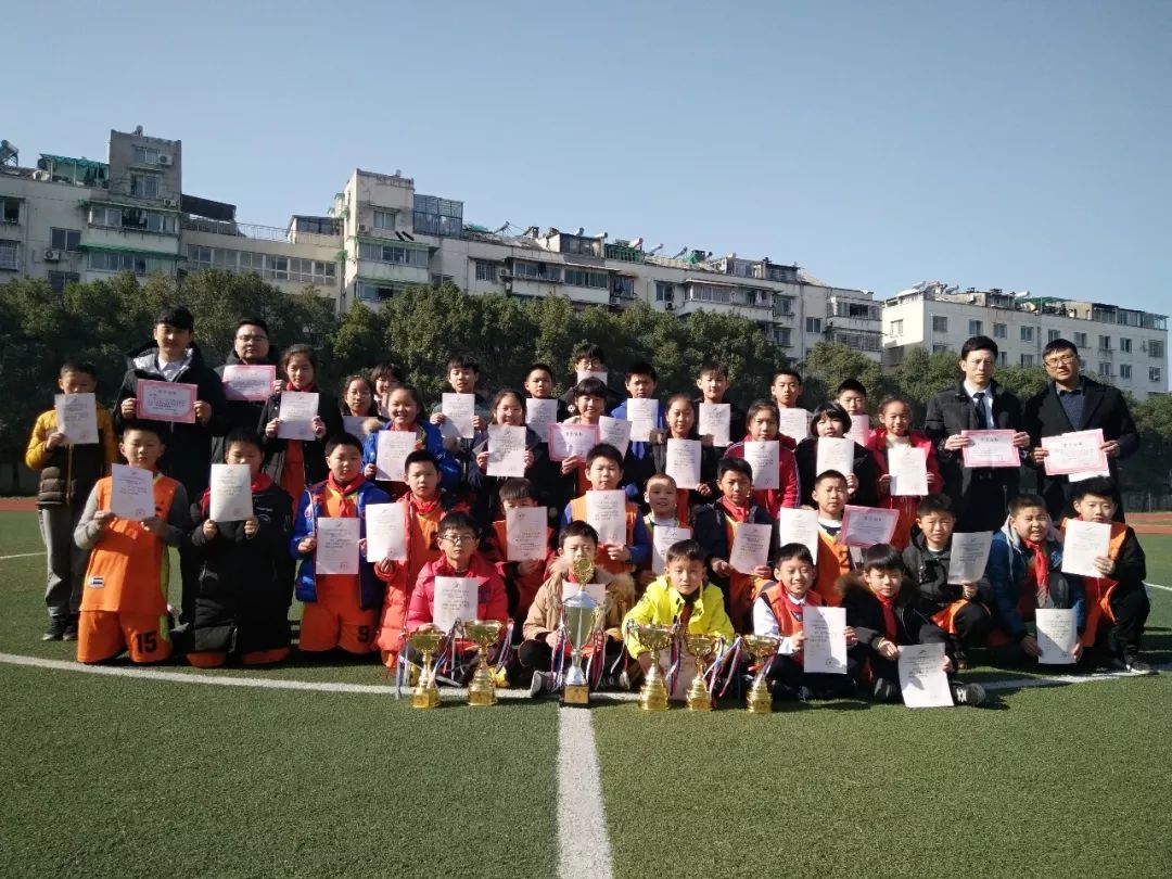 重磅！NBA實時動態(tài)揭秘，五大新星閃耀，揭秘你入手的五個X9球星風(fēng)采