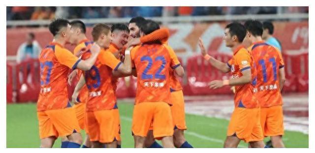 上海海港強勢崛起，中超賽場上的輝煌戰(zhàn)績，天津津門虎FC遭遇四連敗挑戰(zhàn)