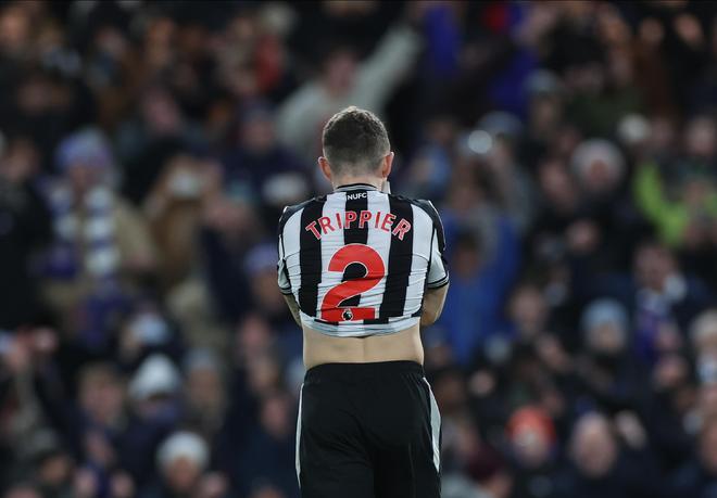 摩納哥對紐卡邊后衛(wèi)特里皮爾產(chǎn)生興趣，紐卡態(tài)度堅決，不愿放走核心球員