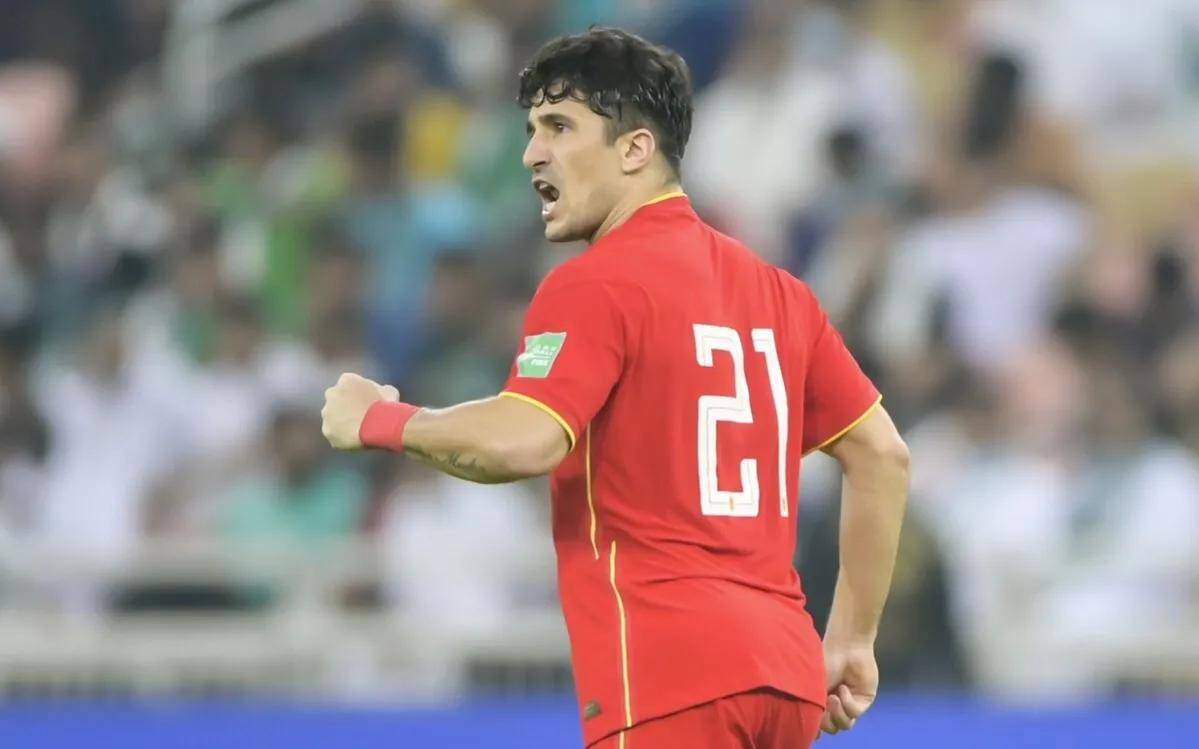 楊世元上場引爭議，傳球能力不足，犯規(guī)頻繁，教練決策背后的考量