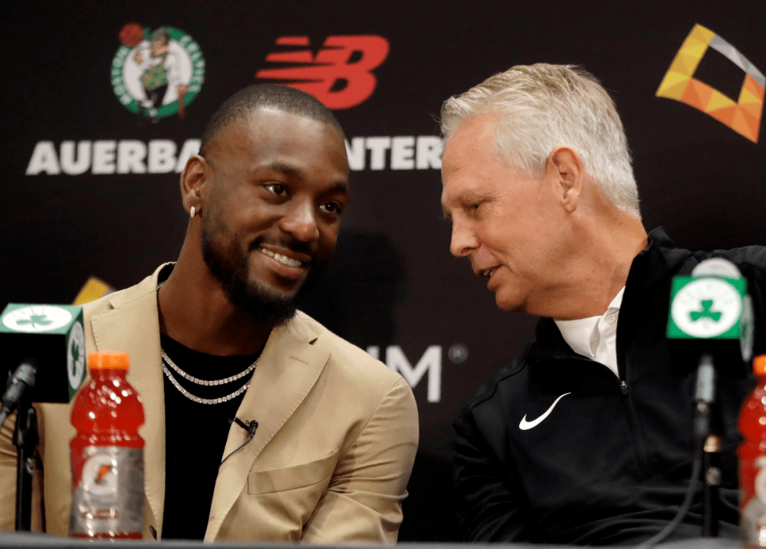 綠軍憾失歷史三分紀(jì)錄，觀(guān)眾情緒復(fù)雜對(duì)攝像機(jī)吐槽