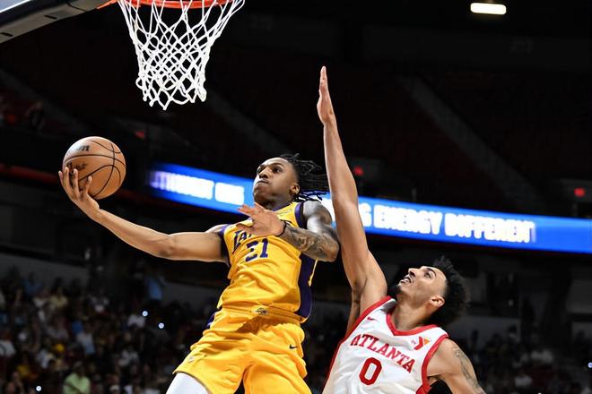 湖人新星劉易斯遭遇挑戰(zhàn)，10中2的投籃與正負(fù)值背后的故事