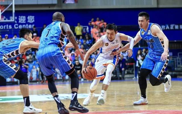 北控籃球隊進(jìn)攻端展現(xiàn)流暢之美，團(tuán)隊籃球演繹得淋漓盡致