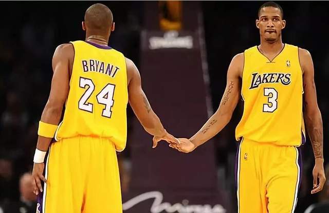 泰斯半場火力全開，6中6得14分領(lǐng)跑全場，NBA流言板熱議其高效表現(xiàn)