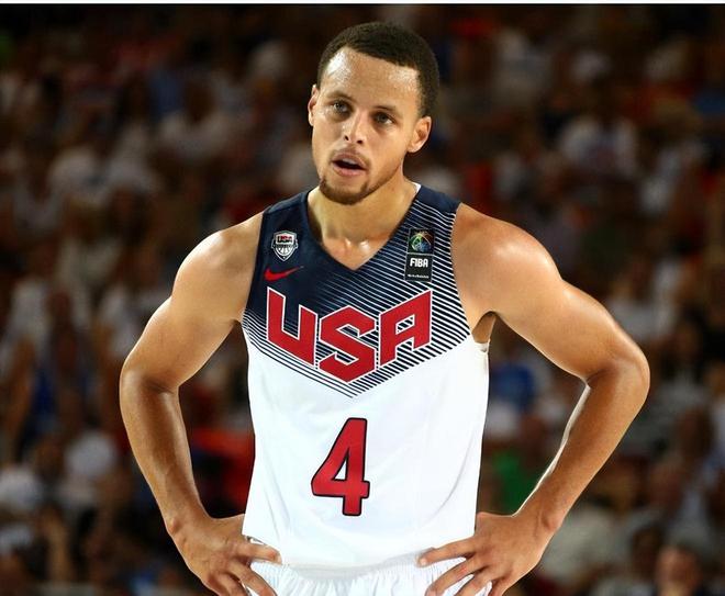 庫(kù)里的籃球傳奇，重慶脈搏與央視網(wǎng)共振的榮耀篇章