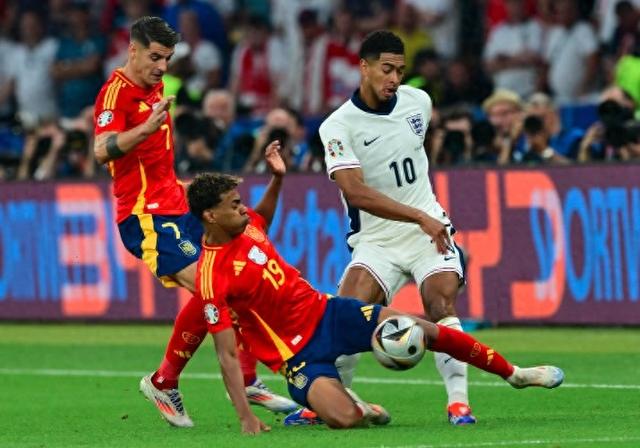 歐錦賽第一組半決賽對陣出爐，[流言板]土耳其與希臘的巔峰對決