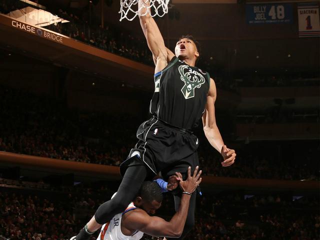 尼克斯官方征集球迷最愛照片引發(fā)熱潮，雄鹿官方以字母哥騎扣照巧妙回應(yīng)