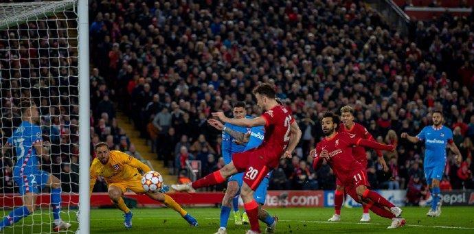 五大聯(lián)賽歐冠賽場，英超全勝領(lǐng)跑，西甲遭遇低谷，意甲表現(xiàn)起伏不定