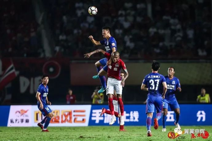 大戰(zhàn)將至！浙江與申花對(duì)決引爆球迷熱情，門票一夜售罄，期待空前盛況