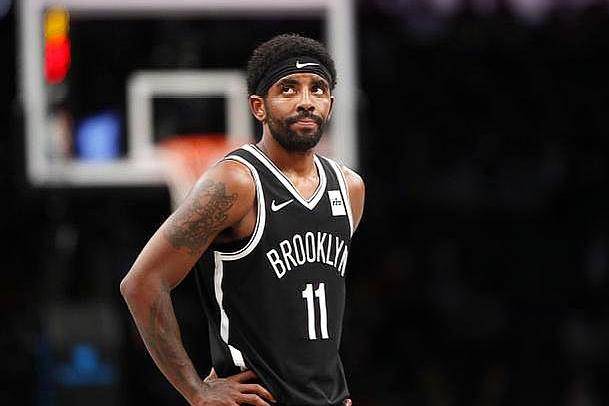 沙梅特遭遇意外傷情，右臂受傷痛苦返回更衣室，NBA賽事蒙上陰影