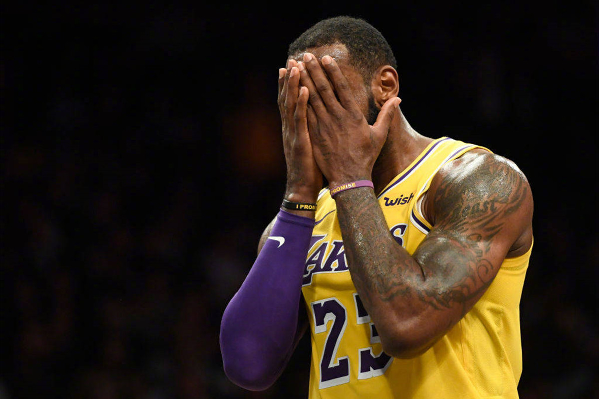 詹姆斯加盟湖人，星光背后的壓力與球迷情感的碰撞