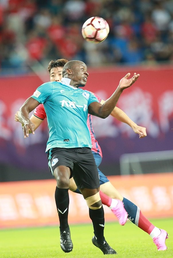 狀元展現(xiàn)真正實(shí)力，里薩謝弧頂接球，超遠(yuǎn)三分空心命中引爆全場(chǎng)熱議