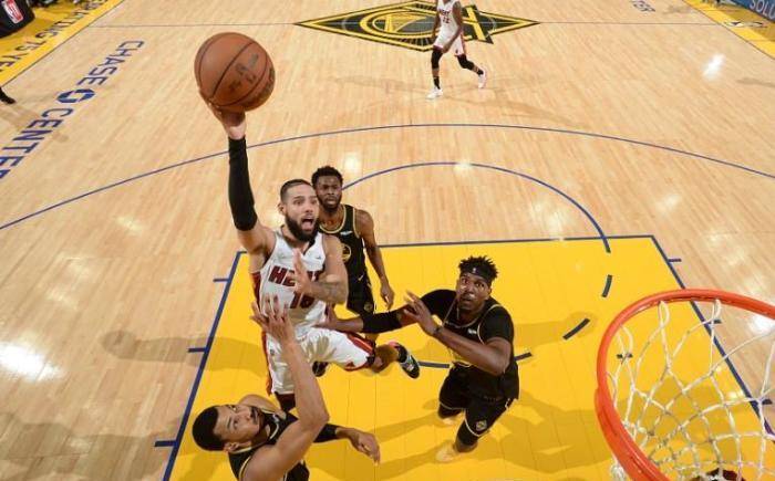 太子2v4殘局！黃色閃光逆襲——NBA賽場上的奇跡瞬間