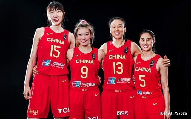 媒體人熱議男籃亞洲杯表現(xiàn)，定點進攻成制勝關(guān)鍵，重返四強展現(xiàn)真實實力