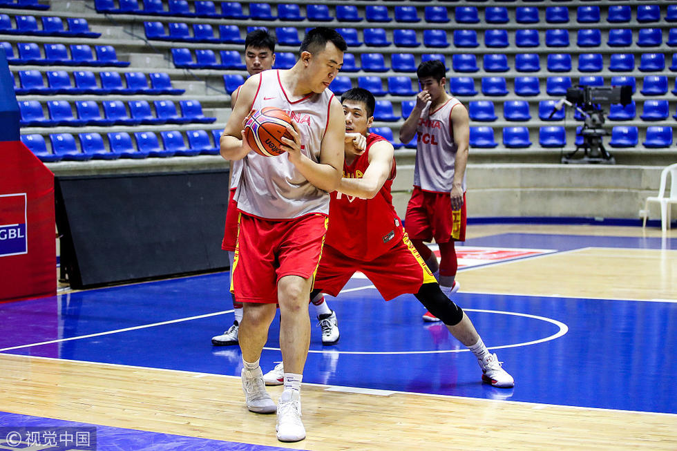 馬不停蹄奮戰(zhàn)兩個(gè)多月，王俊杰成中國男籃獨(dú)特之光，無假期之榮耀戰(zhàn)士