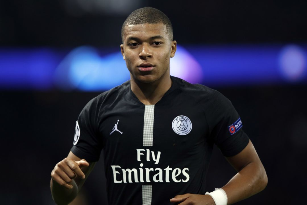 皇馬新援姆巴佩首秀遇冷，替補(bǔ)出場(chǎng)零射門(mén)，NBA式尷尬局面揭示