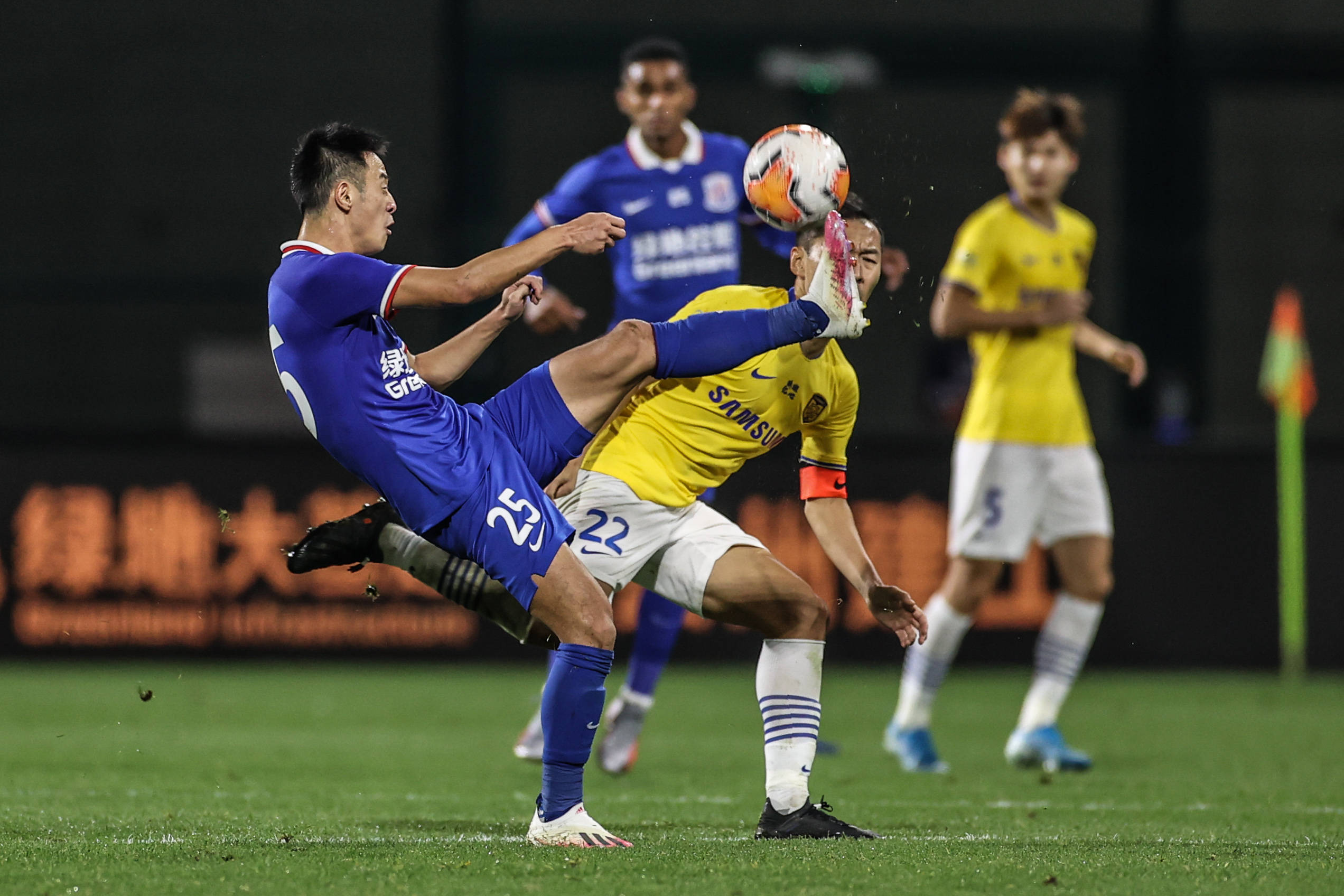 滬媒觀察，申花讓出榜首位置實(shí)為減壓，體能與人員傷病問題亟待解決