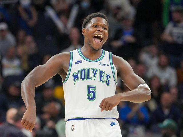 愛德華茲火力全開，森林狼主場強(qiáng)勢逆襲，獨(dú)行俠敗走明尼蘇達(dá)