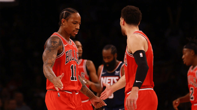 毫不手軟！郭昊文側(cè)翼接球瞬間三分命中，扳平比分展現(xiàn)英勇風(fēng)采