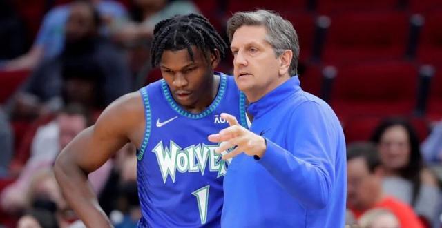 冰島后衛(wèi)赫爾曼森大爆發(fā)，13中9砍下22分，4中2驚艷三分，6助攻與7失誤并存