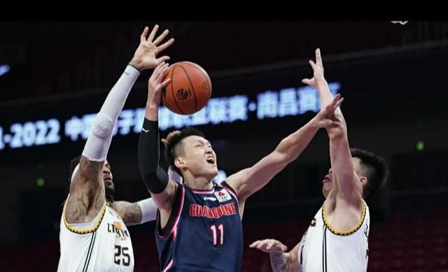 申花外援阿蘇埃，體力雖不如馬萊萊，仍是高級貨閃耀NBA