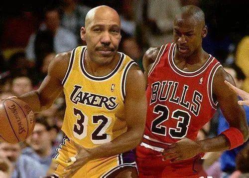 底特律時報獨家爆料，NBA球星比斯利因拖欠巨額房租遭驅(qū)逐，生活陷入困境