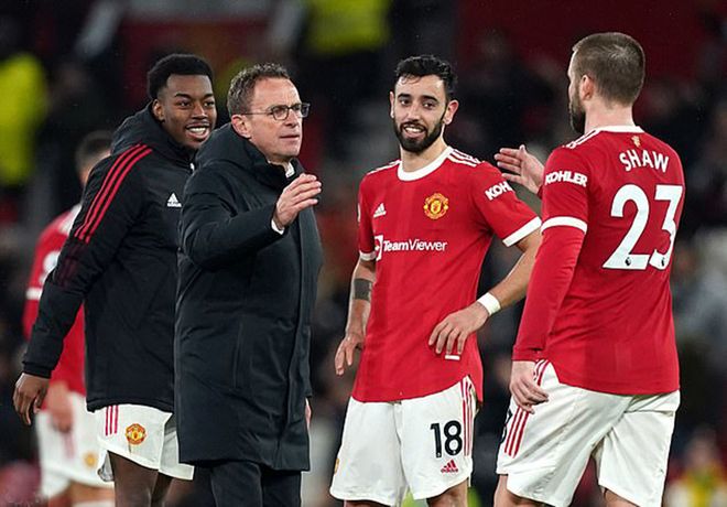 朗尼克盛贊球隊，丟球后的反應堪稱典范，第四勝展現(xiàn)團隊韌性