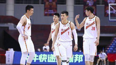 再次亮相！CBA上賽季十佳裁判員孫健將吹罰日本與伊朗亞洲杯賽場對決