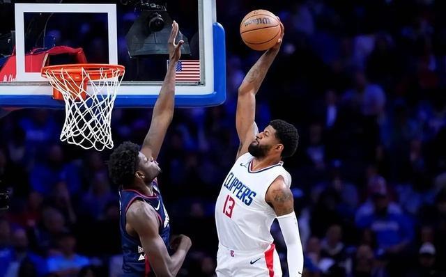 杰克遜離開切爾西的可能性大增，拜仁對(duì)其興趣濃厚，轉(zhuǎn)會(huì)風(fēng)云引發(fā)熱議