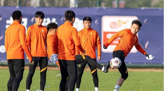 逆風翻盤，國足勝利引爆全網(wǎng)，微博熱搜一騎絕塵