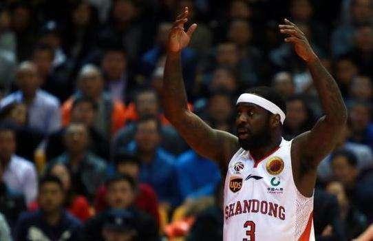 你是真滴猛！新疆外援勞森高效砍下31分10板，正負值達驚人+30！