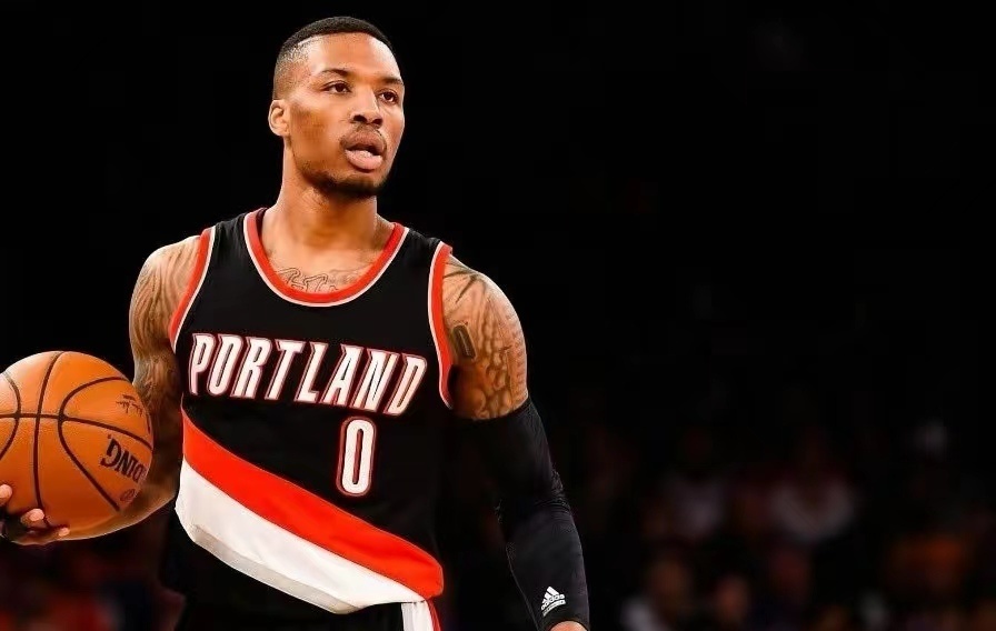 河村勇輝再進(jìn)一步引發(fā)震蕩，加內(nèi)特怒噴恩比德，NBA賽場(chǎng)上的風(fēng)云對(duì)決