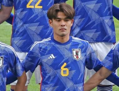 日本國腳佐野海舟與模特喜結(jié)連理，戀情公開背后的性侵丑聞陰霾散去