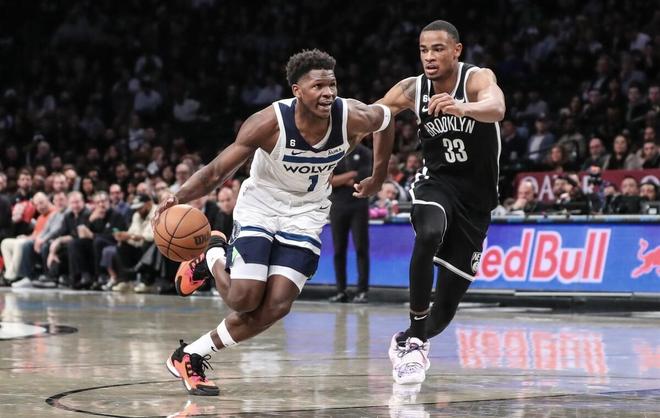 狀態(tài)火熱！格蘭特半場(chǎng)八投四中狂攬十五分