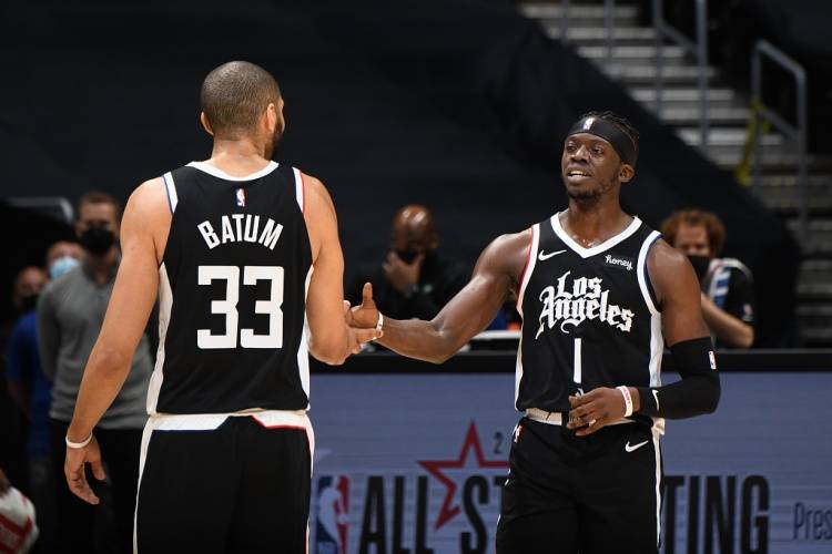 開心得像個孩子！文班參觀NASA航天中心，籃球巨星與星辰大海的奇妙邂逅