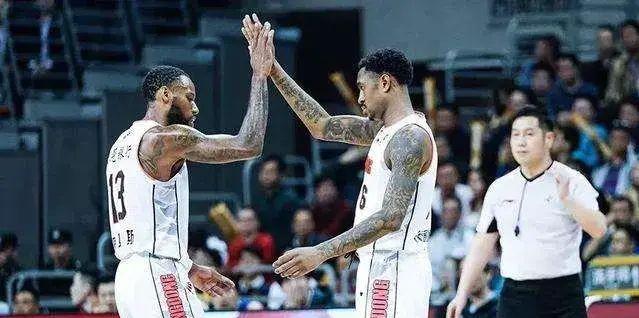 廣東男籃熱身賽重磅對(duì)決，與考辛斯領(lǐng)銜的肯塔基野馬隊(duì)激戰(zhàn)三場(chǎng)