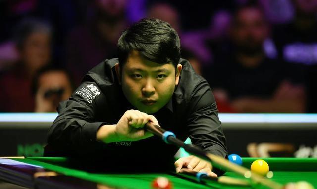 斯諾克武漢賽，丁俊暉的三次閃耀時(shí)刻，照亮武漢賽場(chǎng)星光璀璨之夜