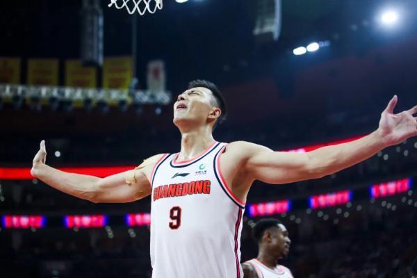 易建聯(lián)宣布退役，告別籃球生涯，傳奇二十年鑄就榮耀篇章