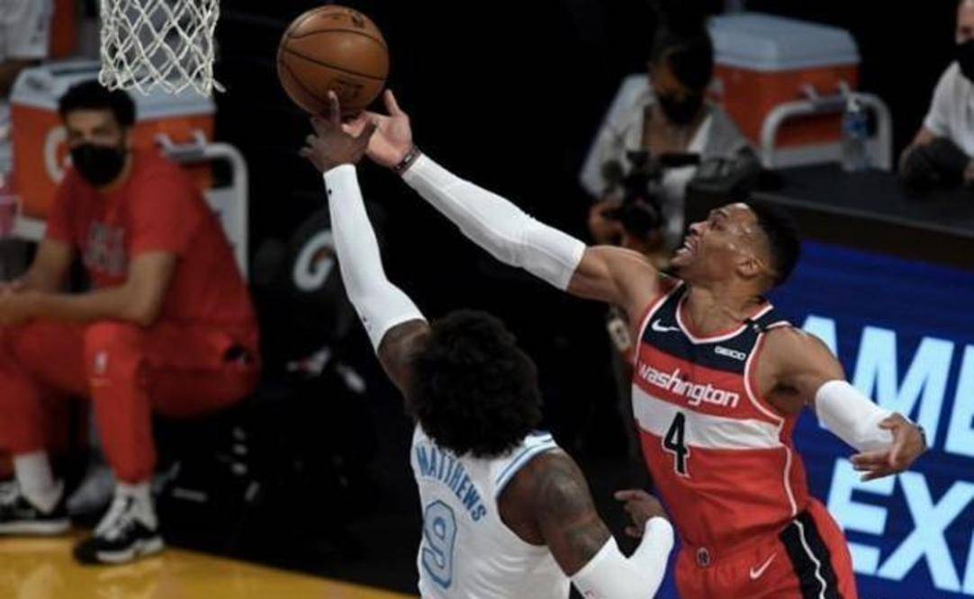 克內(nèi)克特加時(shí)賽獨(dú)領(lǐng)風(fēng)騷，連投帶罰狂砍13分震撼全場(chǎng)