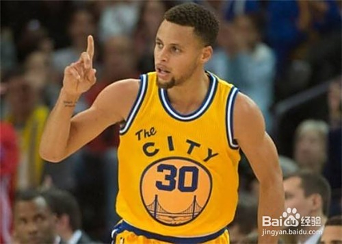 庫里獨領(lǐng)風(fēng)騷，以超凡命中率包攬得分壯舉，創(chuàng)造NBA新篇章