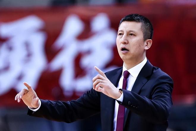 楊毅解讀，郭士強(qiáng)指導(dǎo)重塑呼吸權(quán)，人事調(diào)整之際的陣容強(qiáng)化與未來(lái)展望