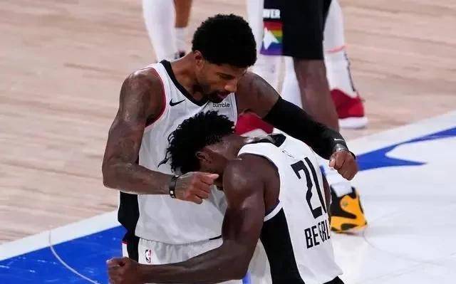 扎加爾斯表現(xiàn)低迷，NBA賽場遭遇挫折，11中3，三分5中2，收獲9分與6助攻